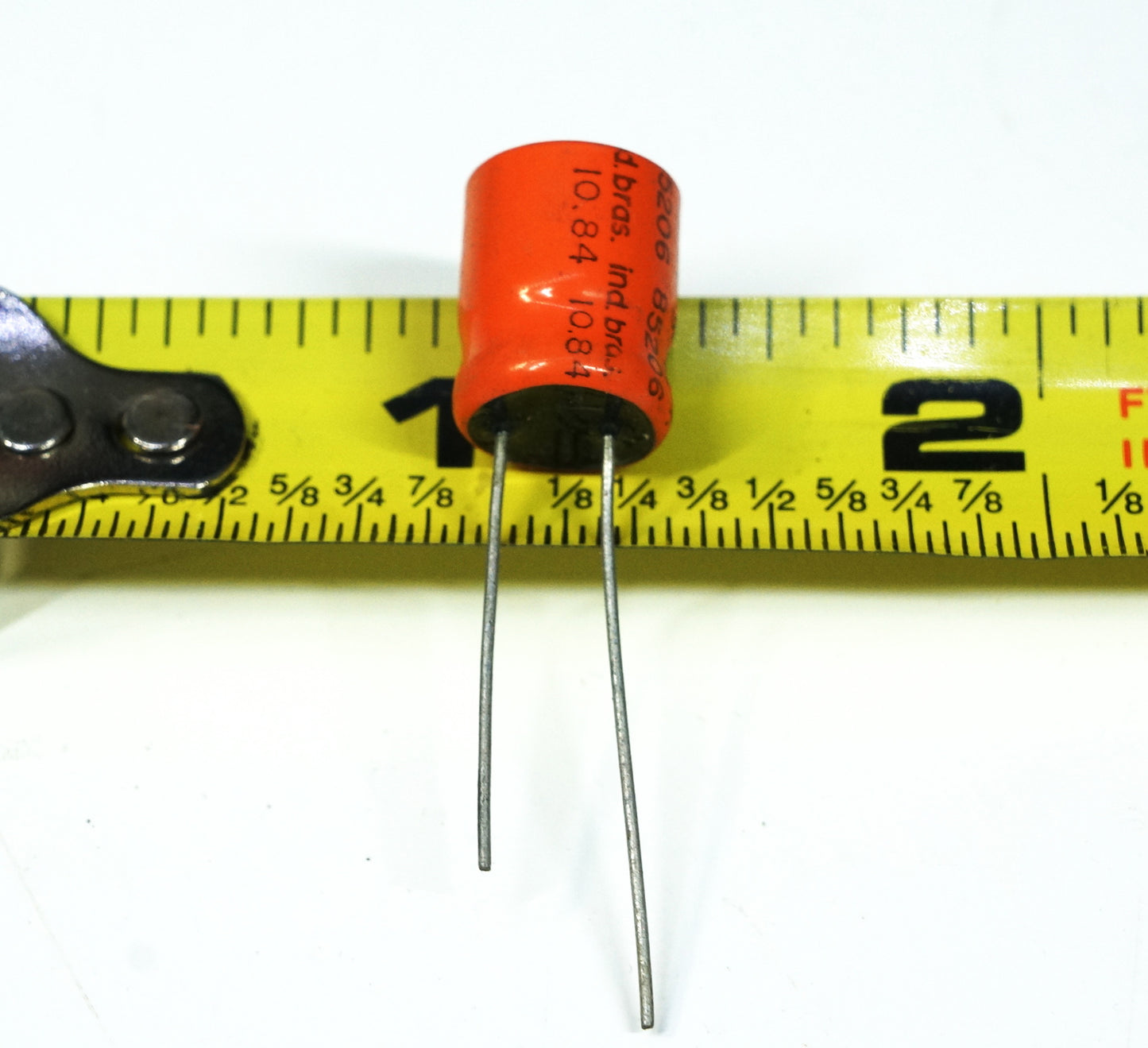 Electrolitico 220uF 16VDC Electrolytic Capacitor Radial Leads